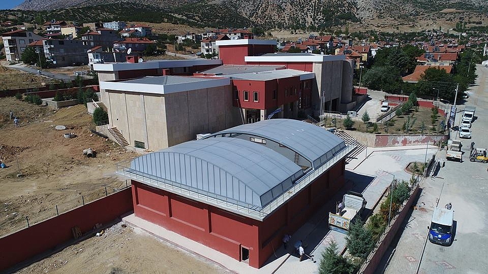 Elmalı Kültür Merkezi hızla ilerliyor