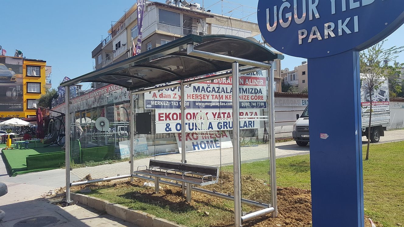 Büyükşehir'den modern otobüs durakları
