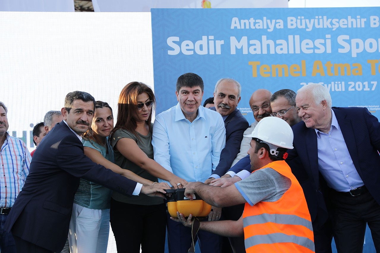 Türel'den gençlere armağan