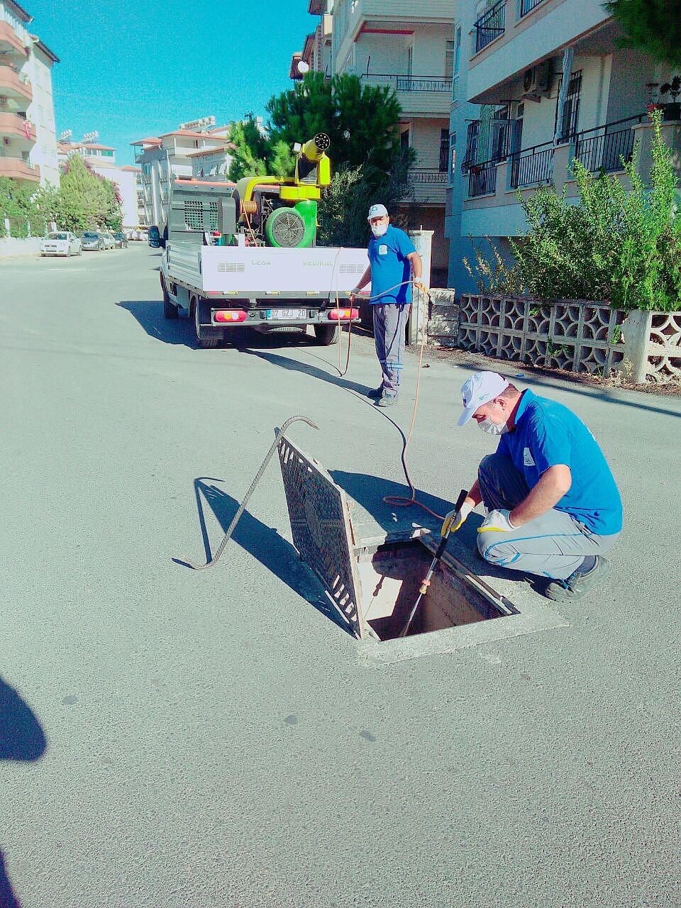 Büyükşehir'den sinekle mücadelede yoğun mesai