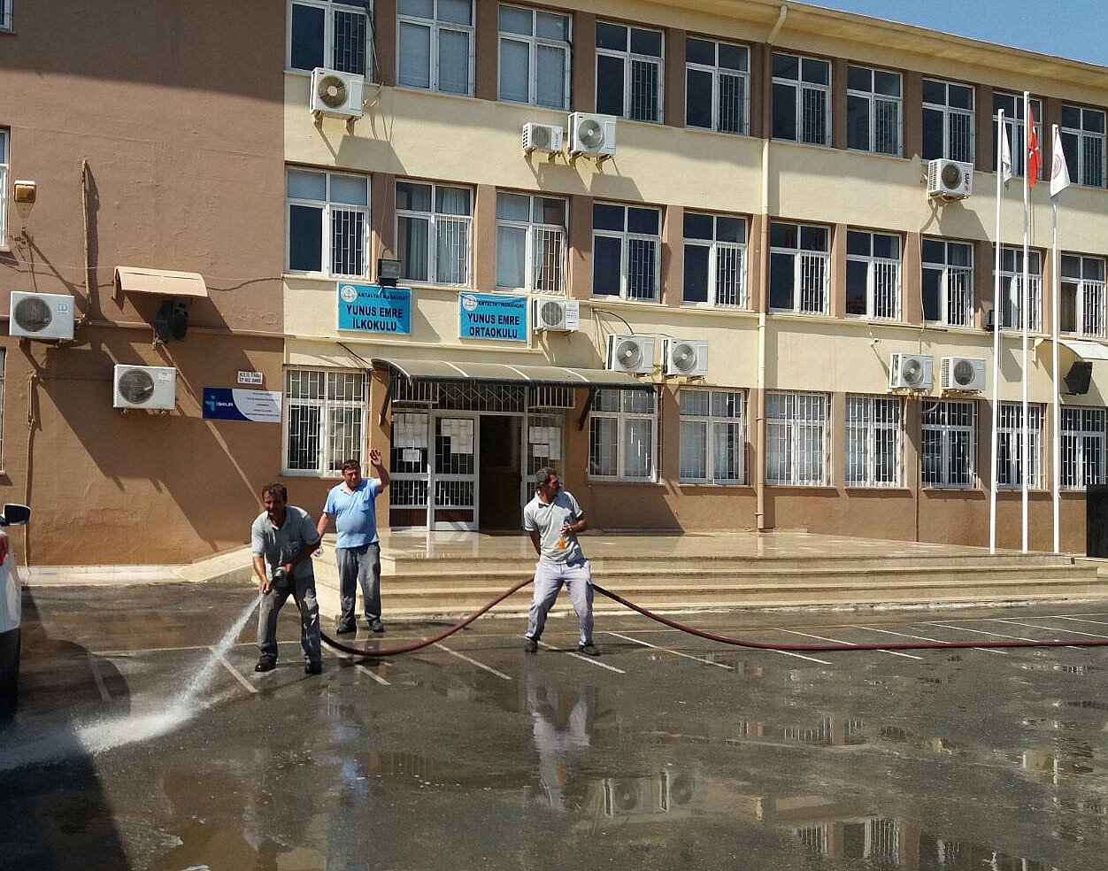 Büyükşehir'den okullara temizlik