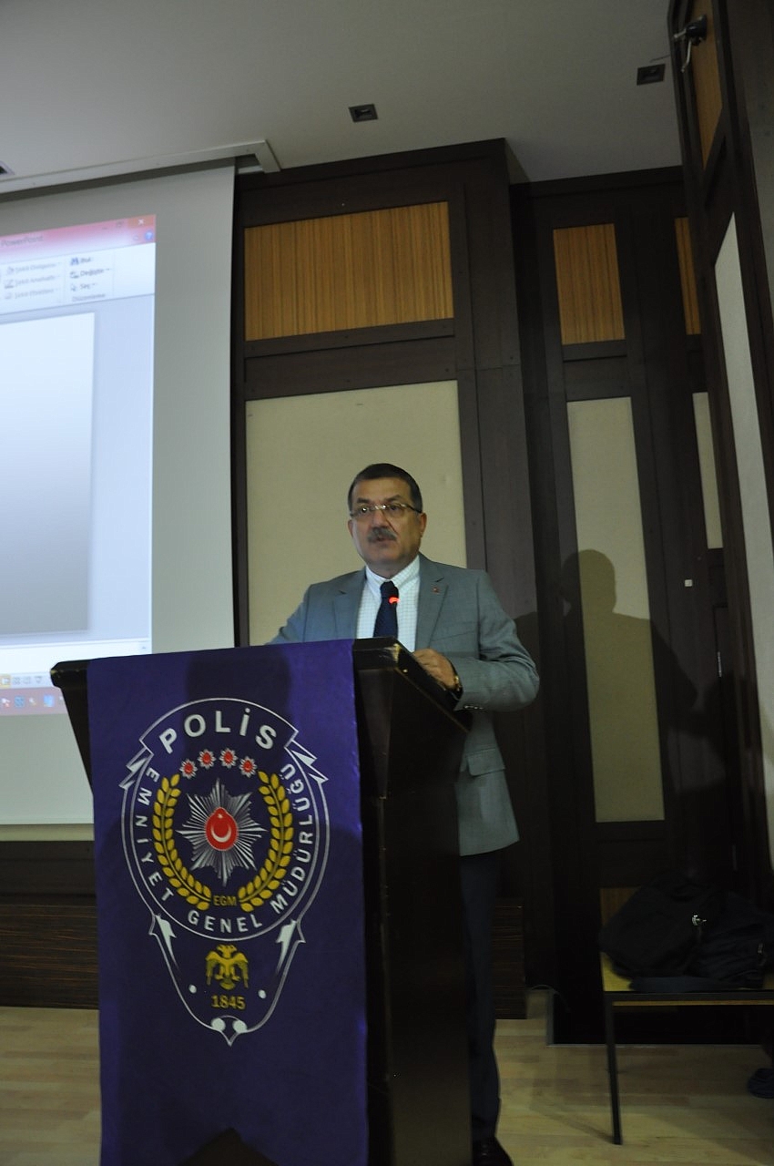 Emniyet Müdürü'nden halka sitem