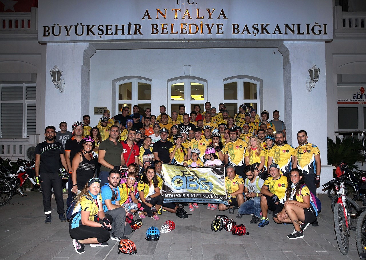 Türel bisikletçilerle pedal çevirdi