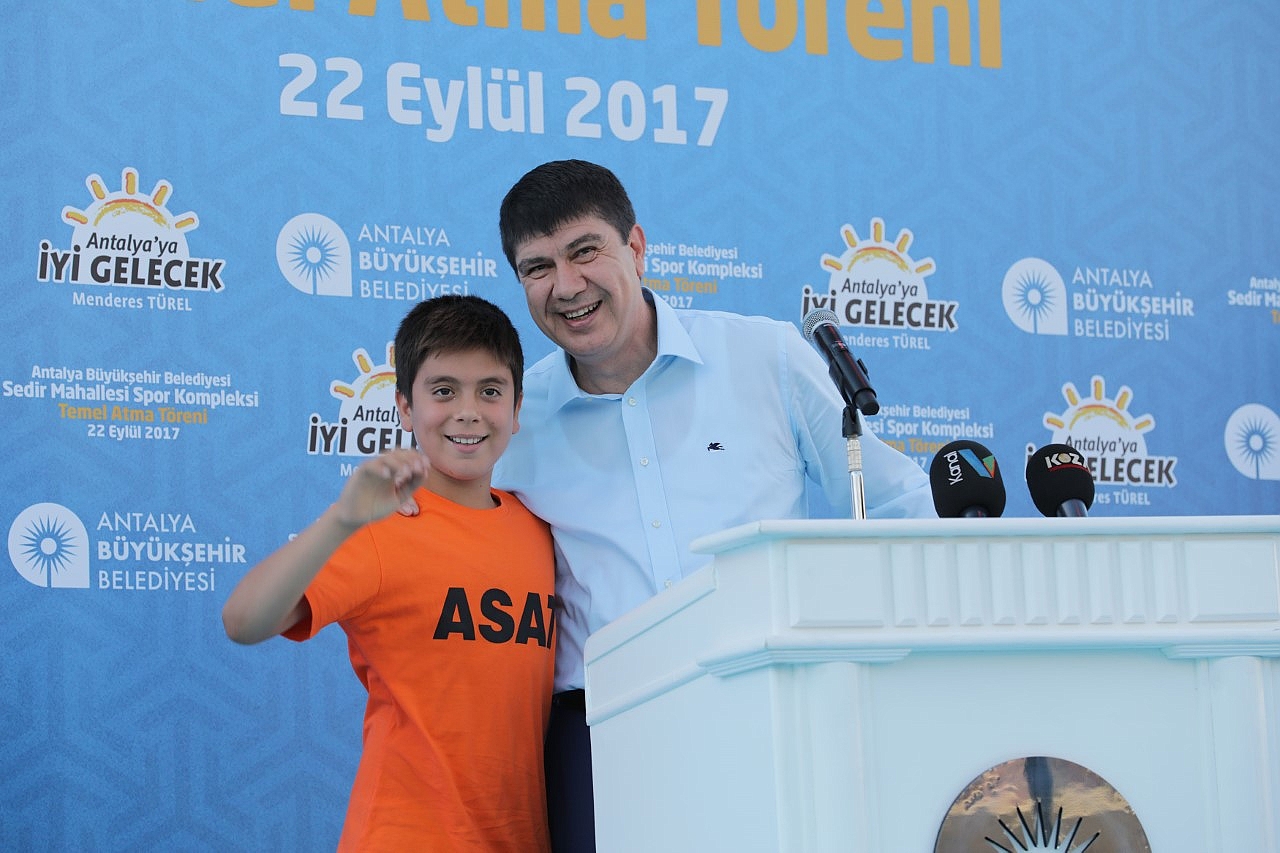 Türel'den gençlere armağan