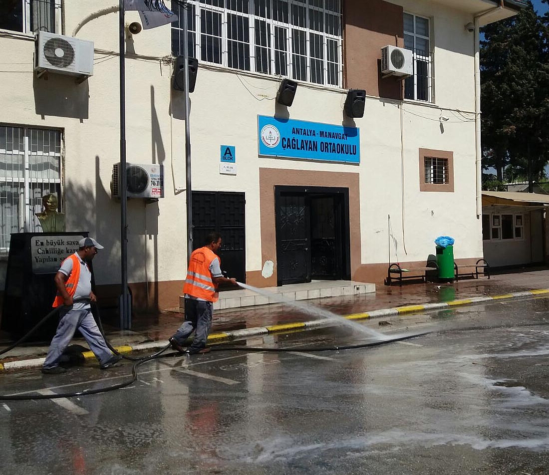 Büyükşehir'den okullara temizlik