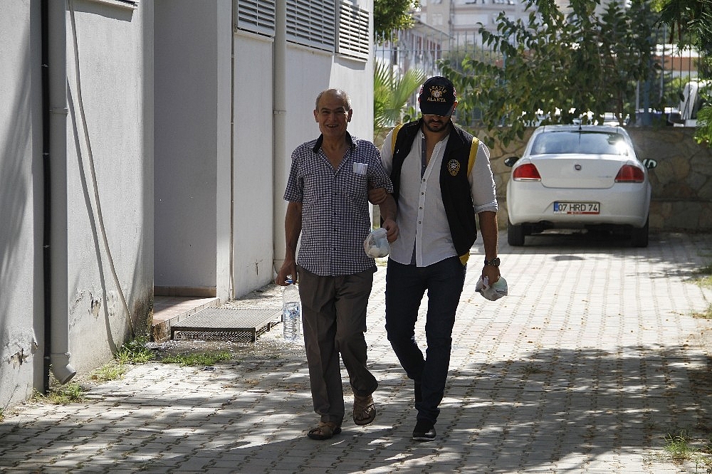 Alanya'da polisten kumar baskını!