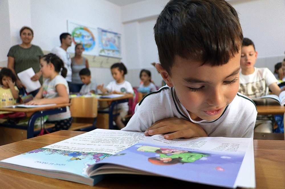 Antalya'da 440 bin öğrenci için ders zili çaldı
