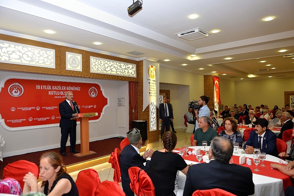 Antalya'da Gaziler ve şehit yakınlarına resepsiyon
