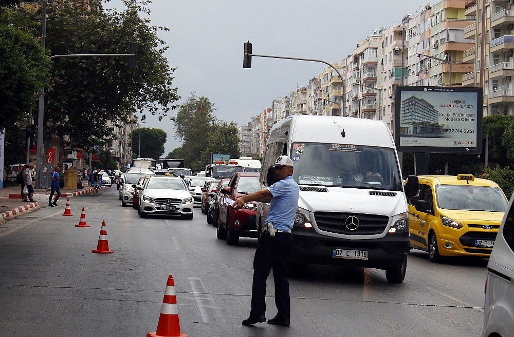 Antalya'da okul servislerine denetim