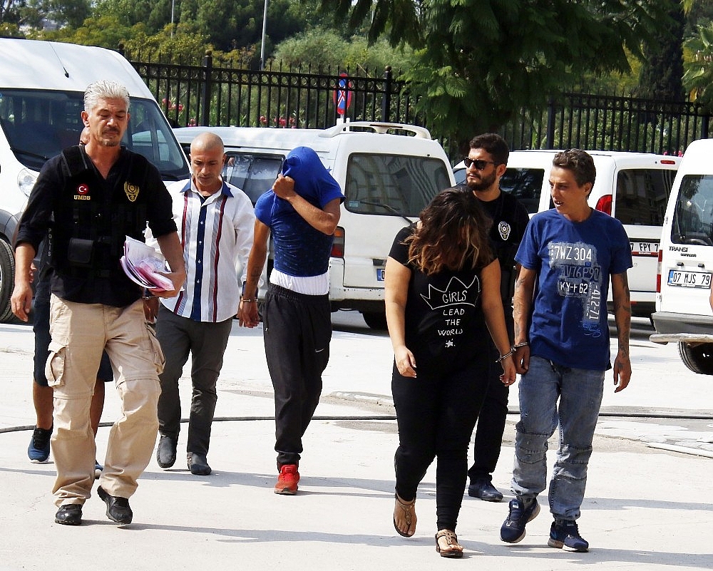 Antalya'da uyuşturucu operasyonu: 6 gözaltı
