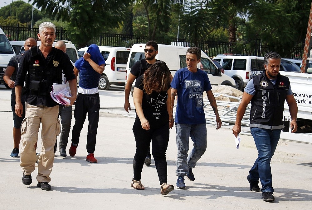 Antalya'da uyuşturucu operasyonu: 6 gözaltı