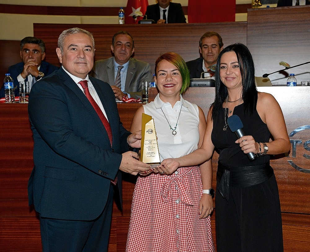 Antalya'nın en güzel vitrinleri ödüllendirildi