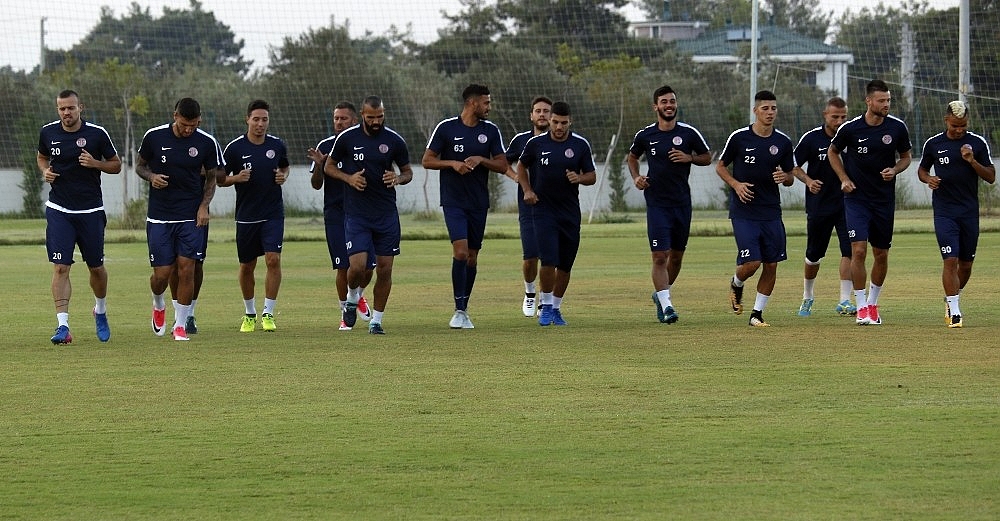 Antalyaspor'da Leonardo, ilk kez takımı çalıştırdı (Videolu)