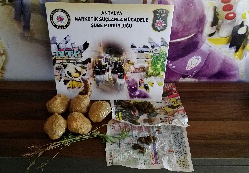 Baba oğul uyuşturucu ticaretinden yakalandı!