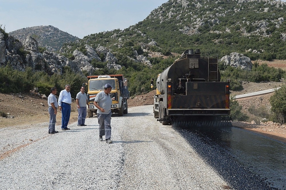 Döşemealtı Akkoç Mahallesine modern yol