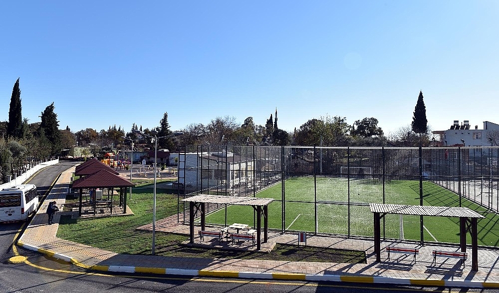 Kepez'de semt spor sahalarının sayısı 11'e çıkıyor