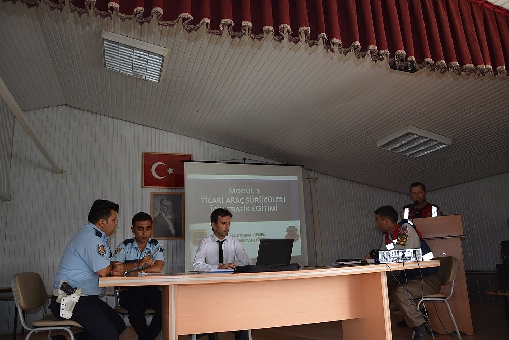 Okul Servisi sürücülerine seminer