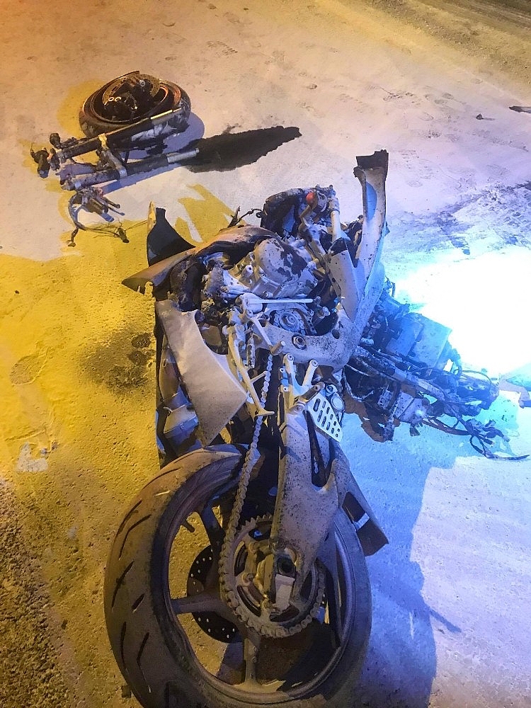 Otomobile arkadan çarpan motosiklet sürücüsü hayatını kaybetti (Videolu)