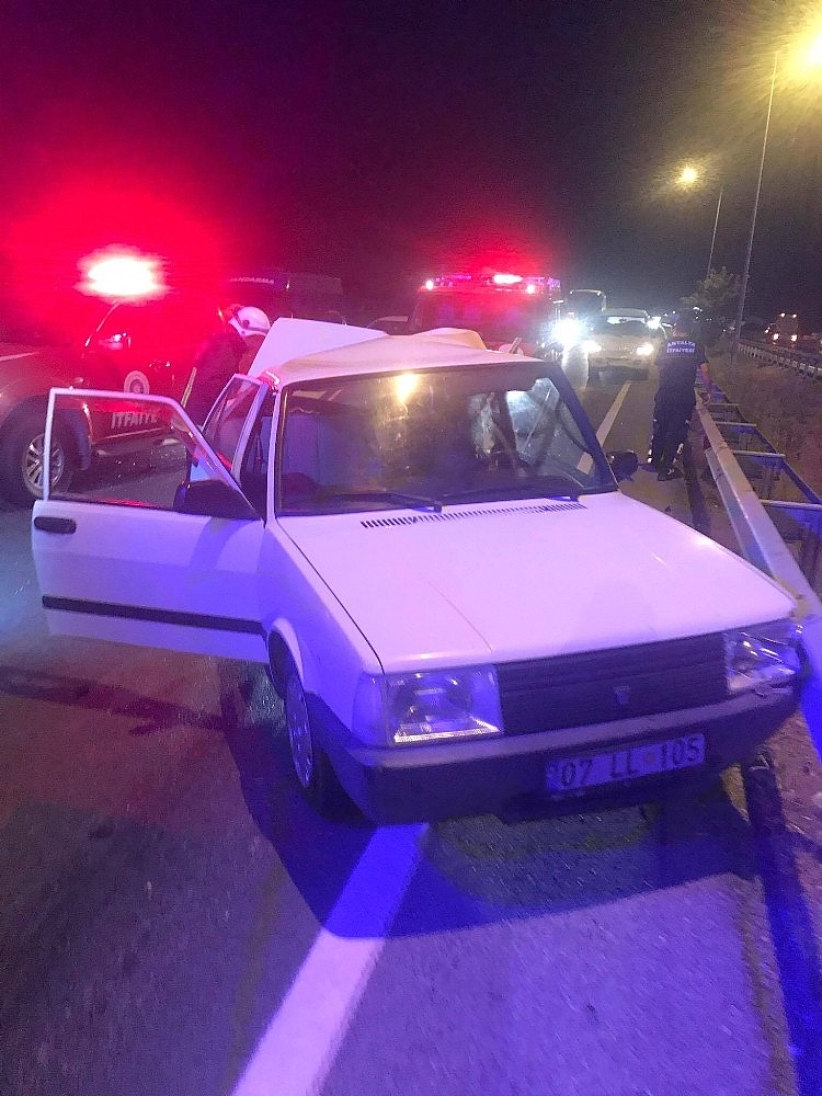 Otomobile arkadan çarpan motosiklet sürücüsü hayatını kaybetti (Videolu)
