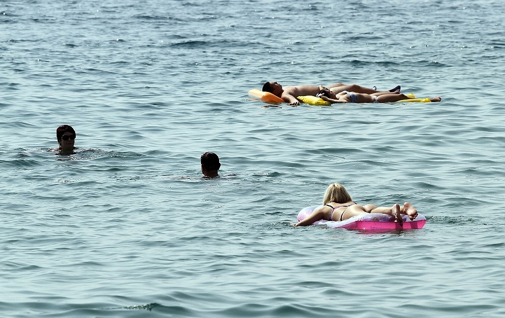 Plajlar turistlere kaldı