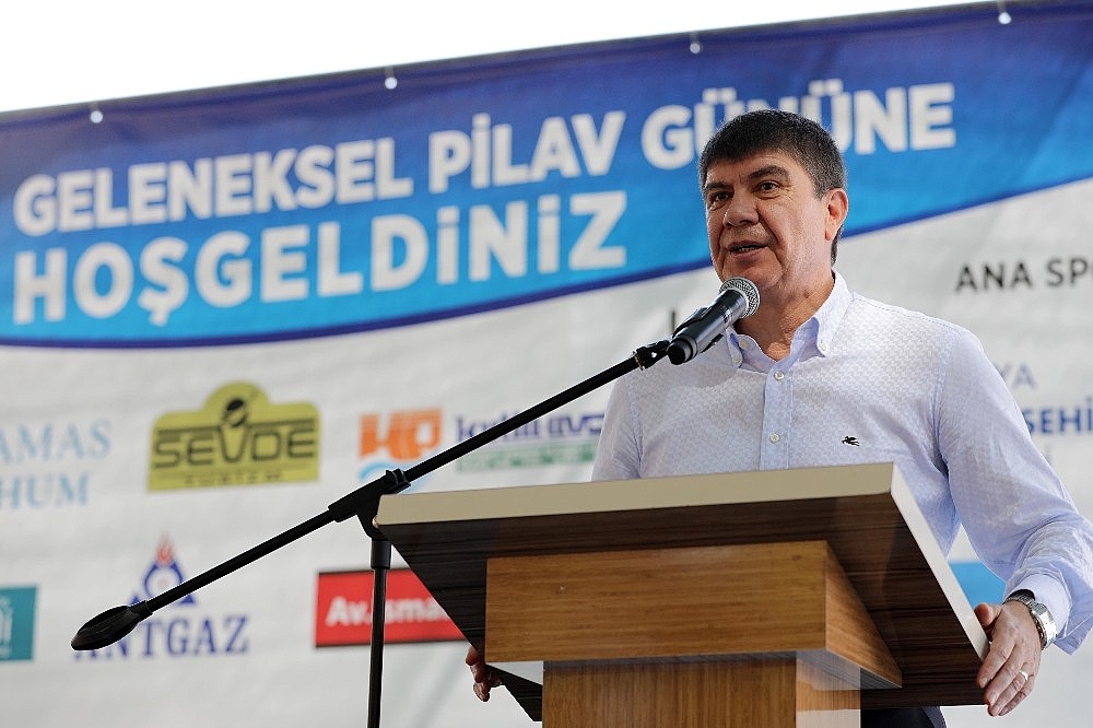 Türel: "Turistler Ulu Cami'yi görmek için sıraya girecek"