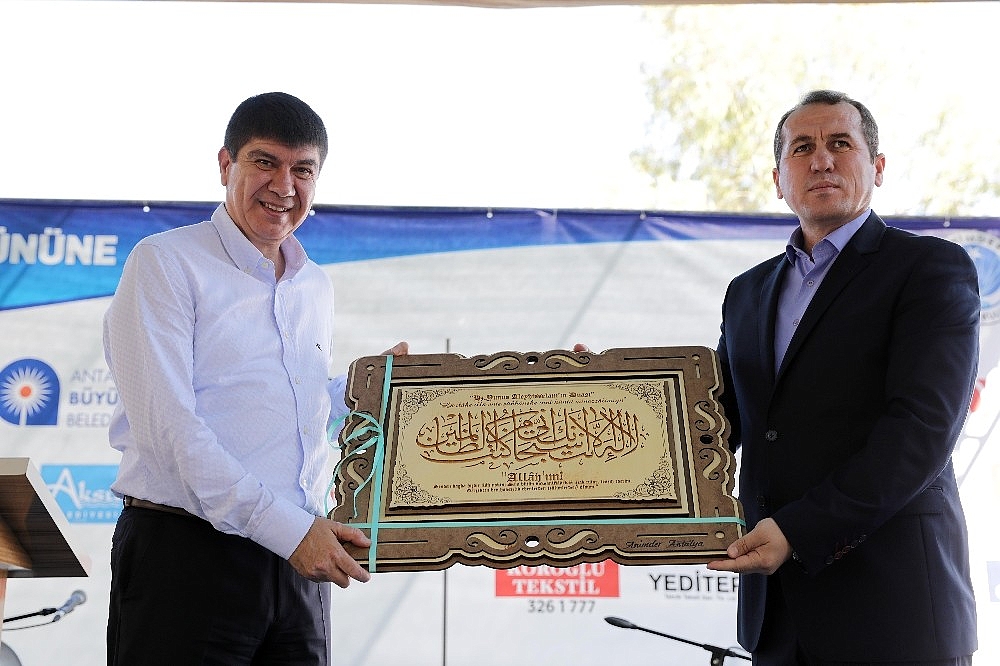 Türel: "Turistler Ulu Cami'yi görmek için sıraya girecek"