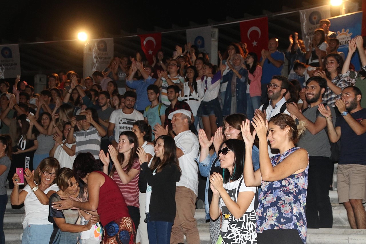 Film müzikleri üniversitelileri coşturdu