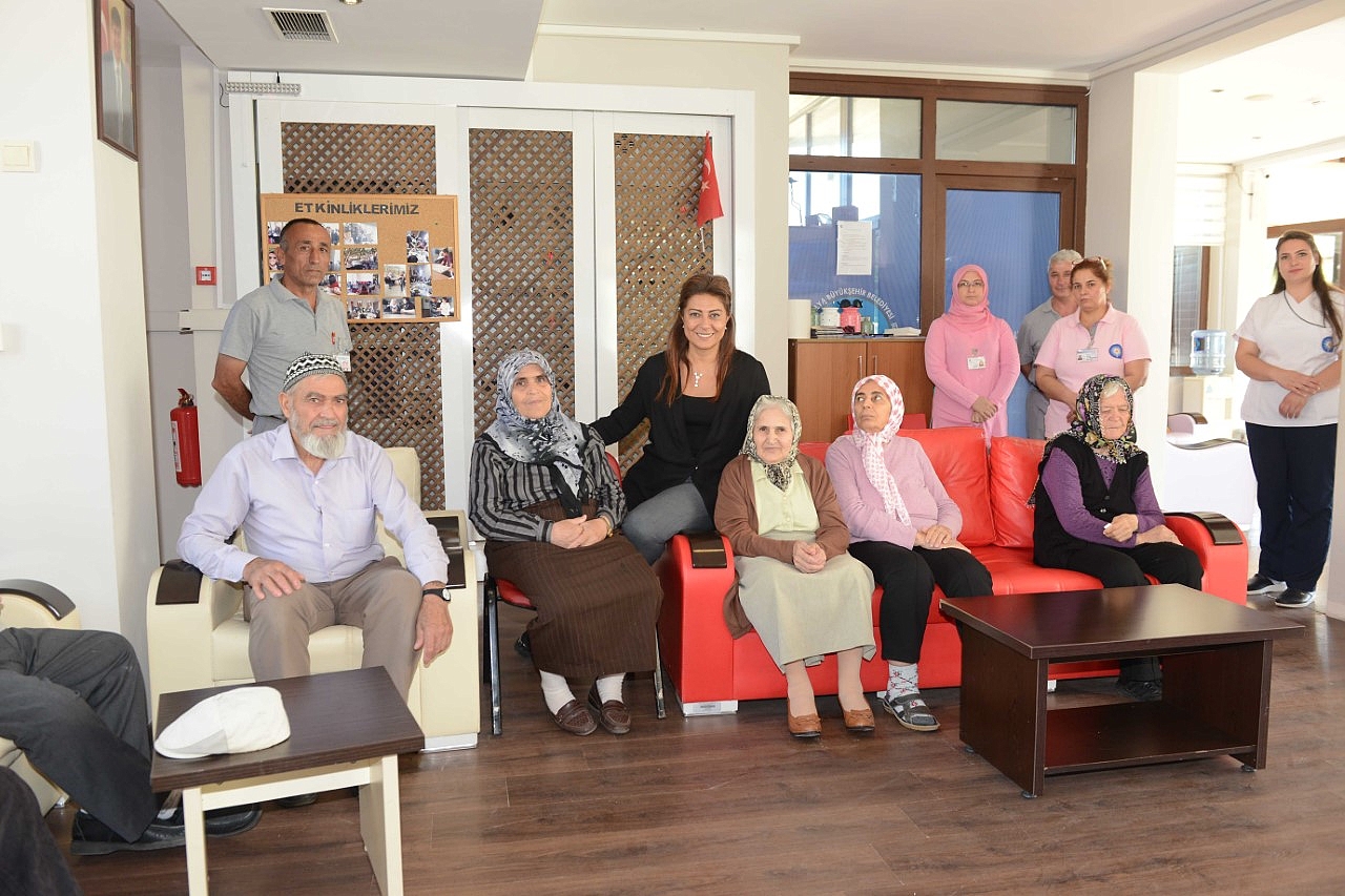 Ebru Türel'den Mavi Ev'e ziyaret