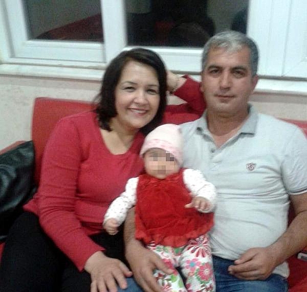 Cinnet geçiren baba, eşiyle kızını öldürdü