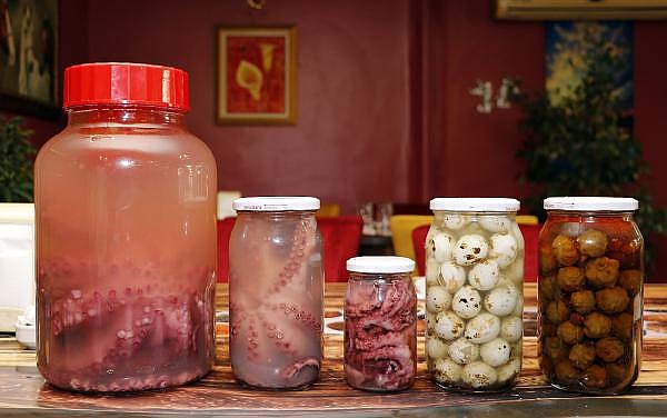 Ruslar, ahtapot turşusuna bayıldı
