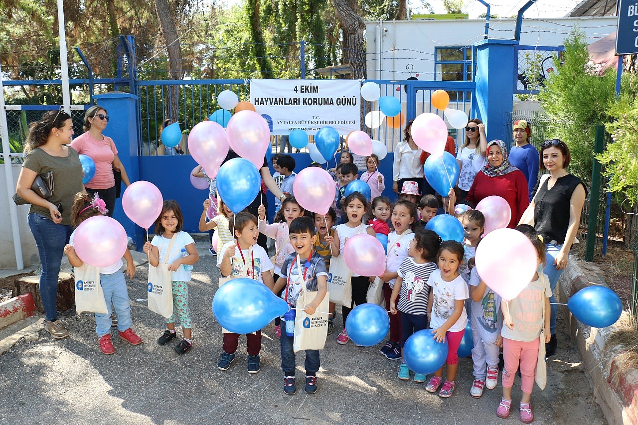 Miniklerden sevimli dostlara ziyaret