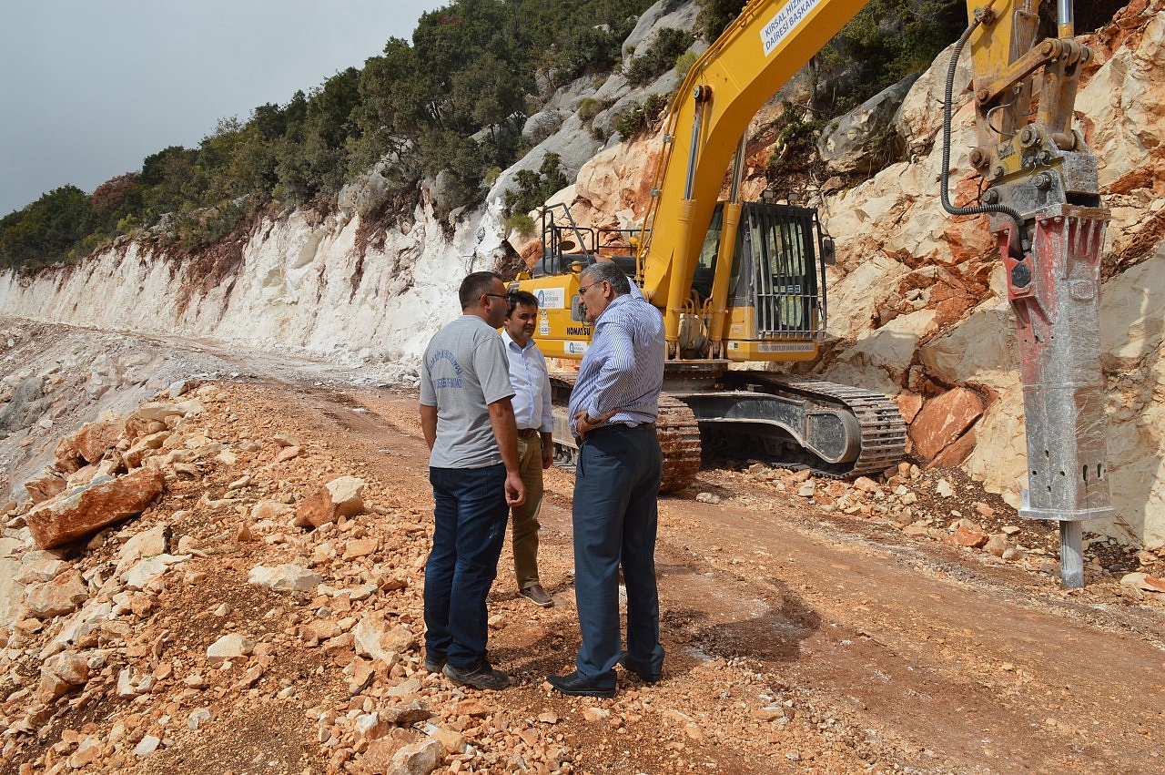 Büyükşehir dağları deliyor yeni yollar açıyor