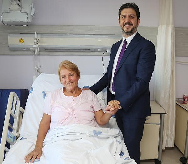 Ameliyatı canlı yayınla 308 hekim izledi