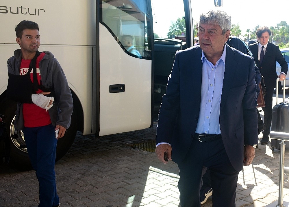 A Milli Futbol Takımı Antalya'dan ayrıldı