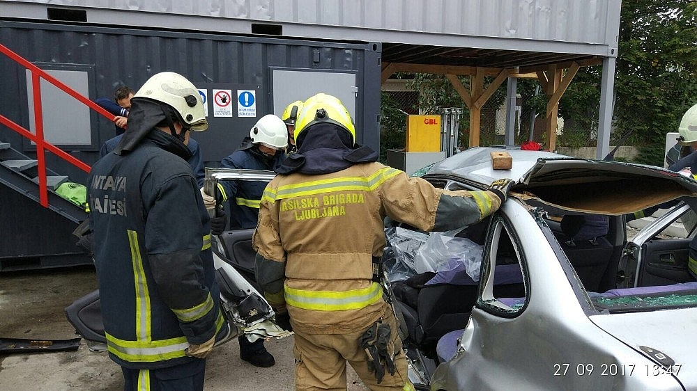 Antalya itfaiyesi Slovenya'da yangınlara müdahale etti