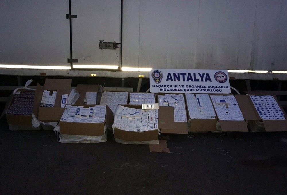 Antalya'da 17 bin 320 paket kaçak sigara ele geçirildi!