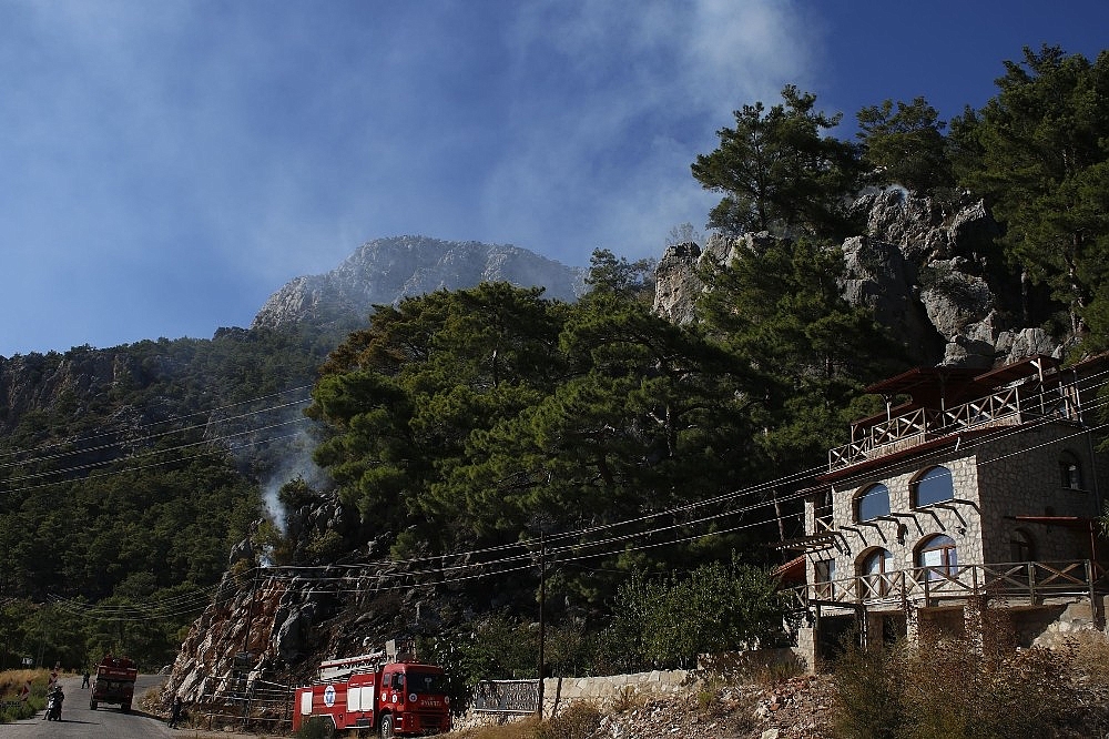 Antalya'da orman yangını!