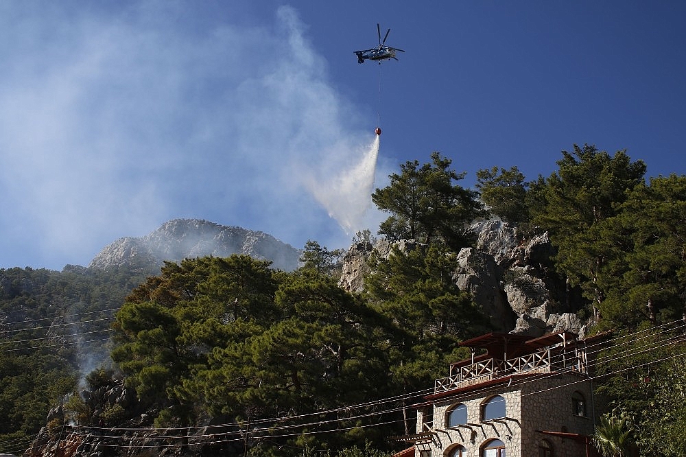 Antalya'da orman yangını!