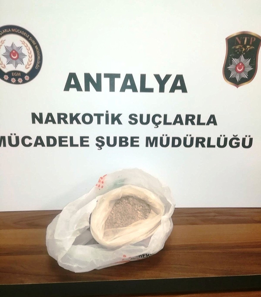 Antalya'da uyuşturucu operasyonu: 8 gözaltı! (Videolu)