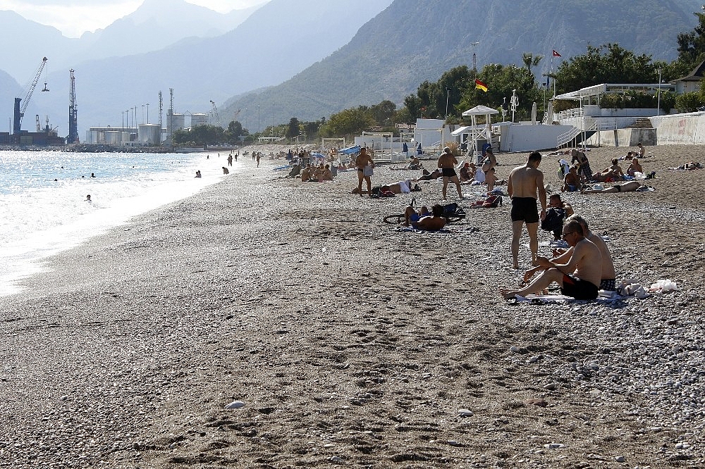 Antalya'da yaz bitmiyor