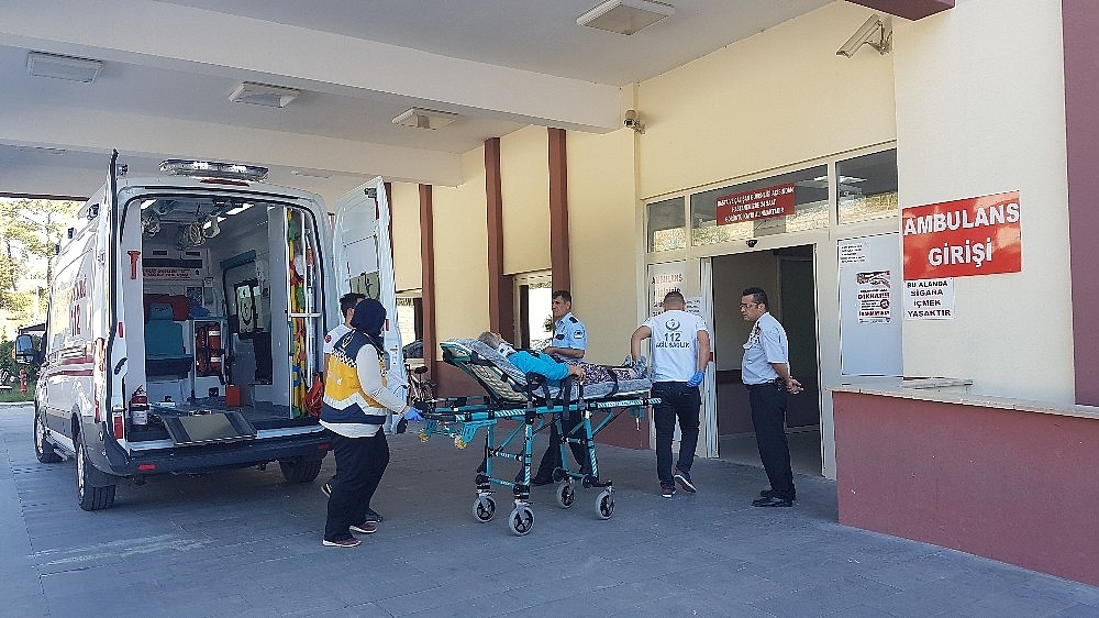 Antalya'da zincirleme kaza: 1 yaralı!
