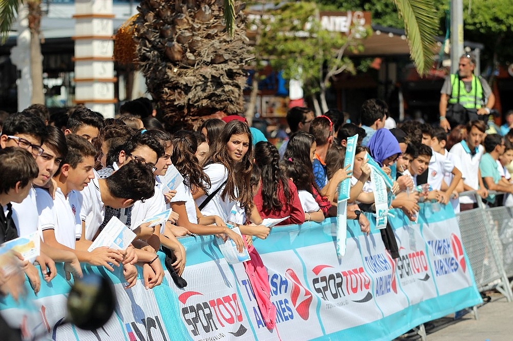 Cumhurbaşkanlığı Bisiklet Turu Alanya'da start aldı