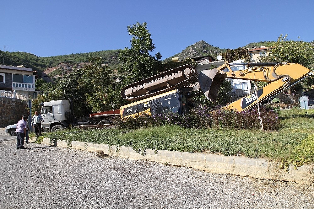 Freni boşalan tır, faciaya yol açıyordu!