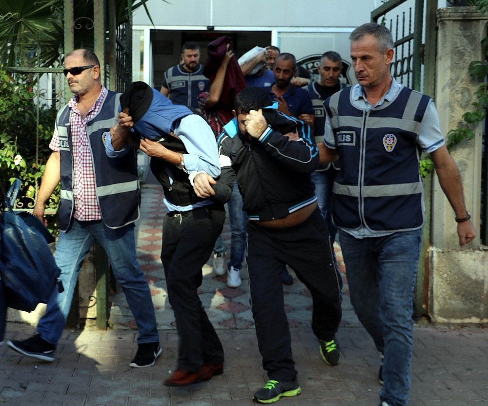 'Gala gecesi' şifreli fuhşa 4 tutuklama!