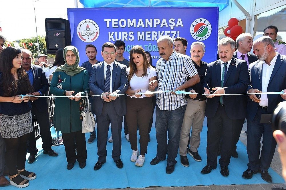 Kepez'de üniversiteye hazırlık kursları açıldı