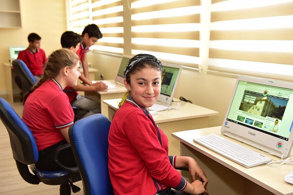 Kepez'den 23. Bilişim sınıfı Göksu'ya