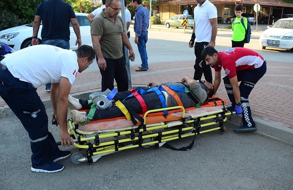 Manavgat'ta motosiklet kazaları: 4 yaralı!