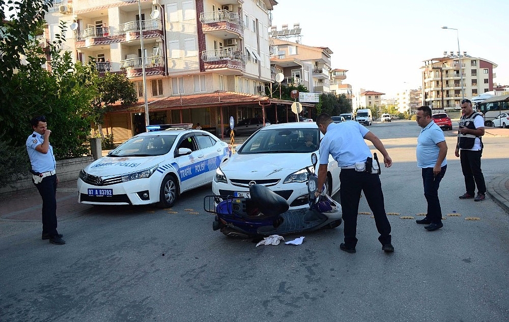 Manavgat'ta motosiklet kazaları: 4 yaralı!