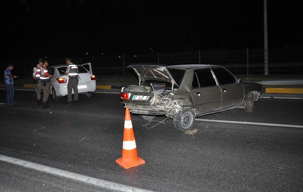 Manavgat'ta trafik kazaları: 2 yaralı!