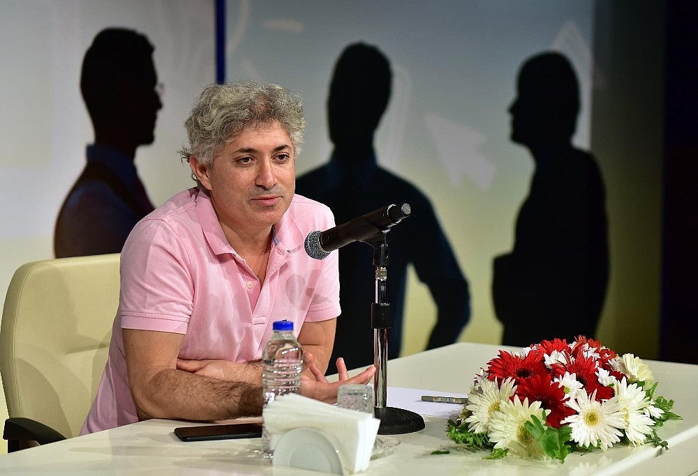 Prof. Dr. Özkan: "İlk yüz naklinde tüm ekip o an birkaç saniye durakladık"
